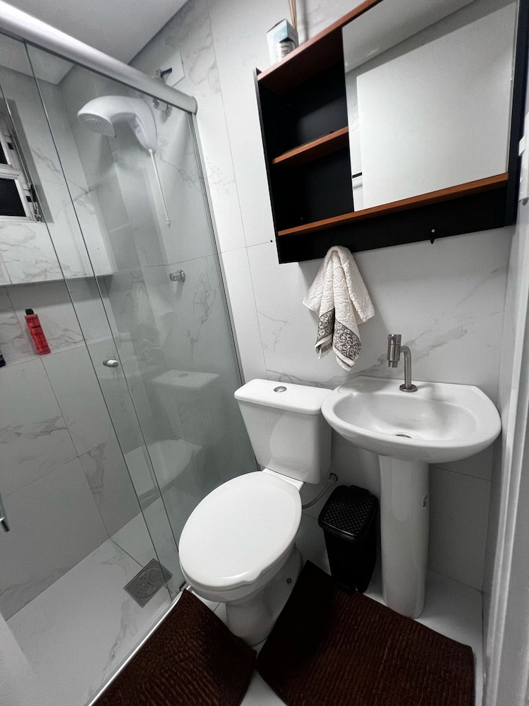 Apartamento Frente ao Shopping Itaguaçu