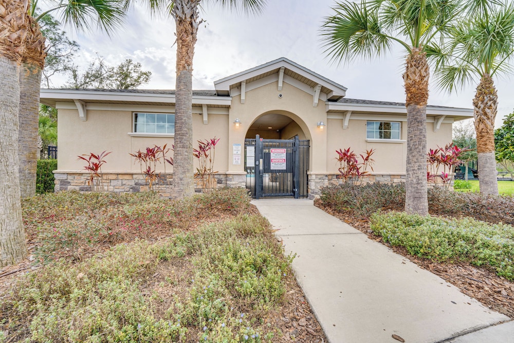 Davenport Home w/ Pool Access & Patio!