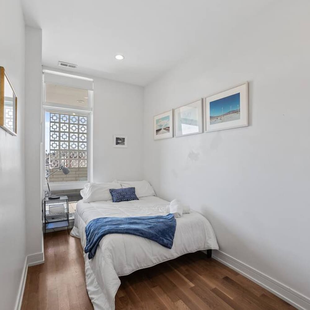 4-bedroom Condo Near Fulton Market w Rooftop