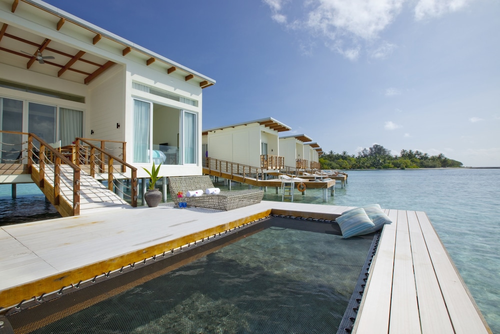 Holiday Inn Resort Kandooma Maldives by IHG view 3
