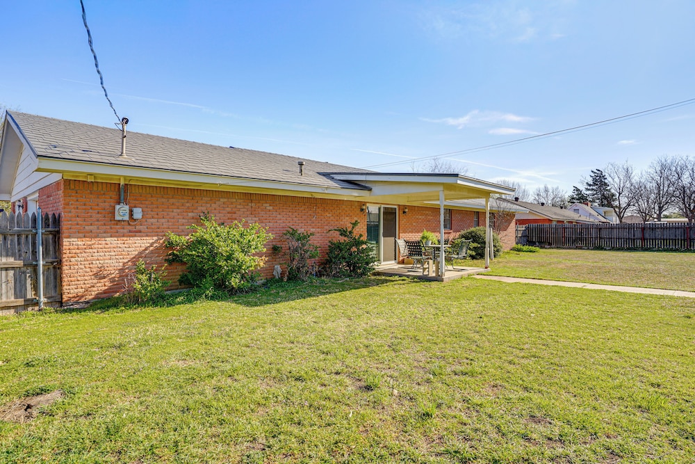 Family Friendly: Peaceful Home in Stamford!