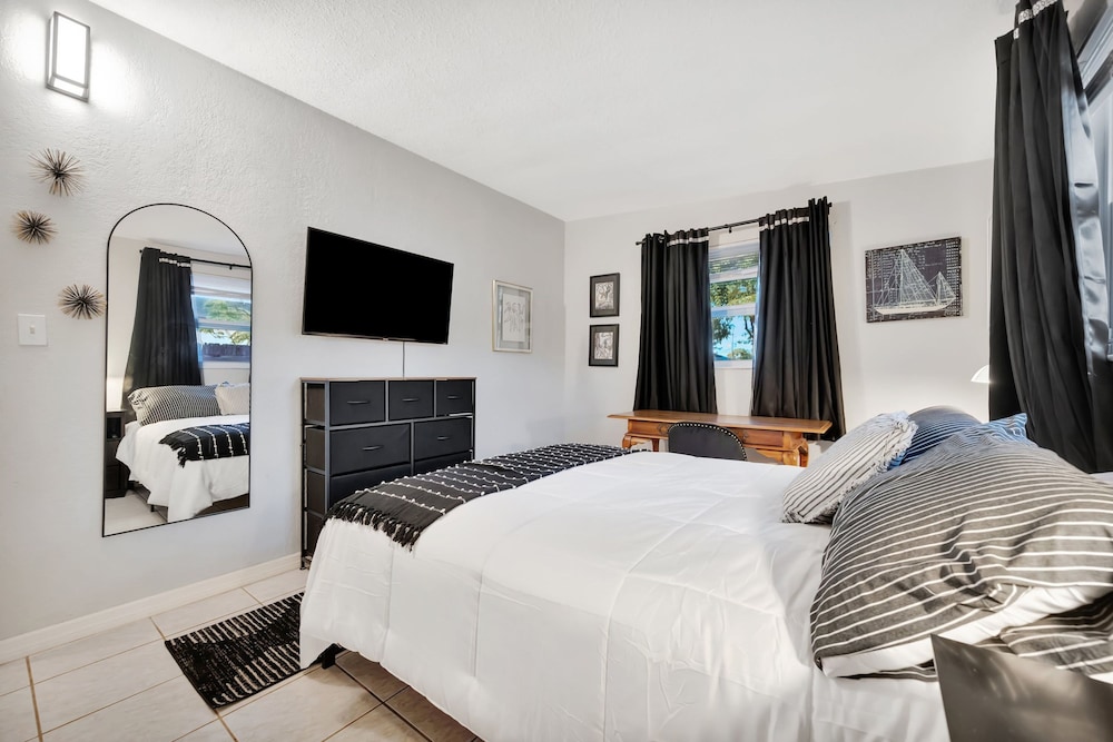 Family Home 10 Mins to Beach Pets Welcome