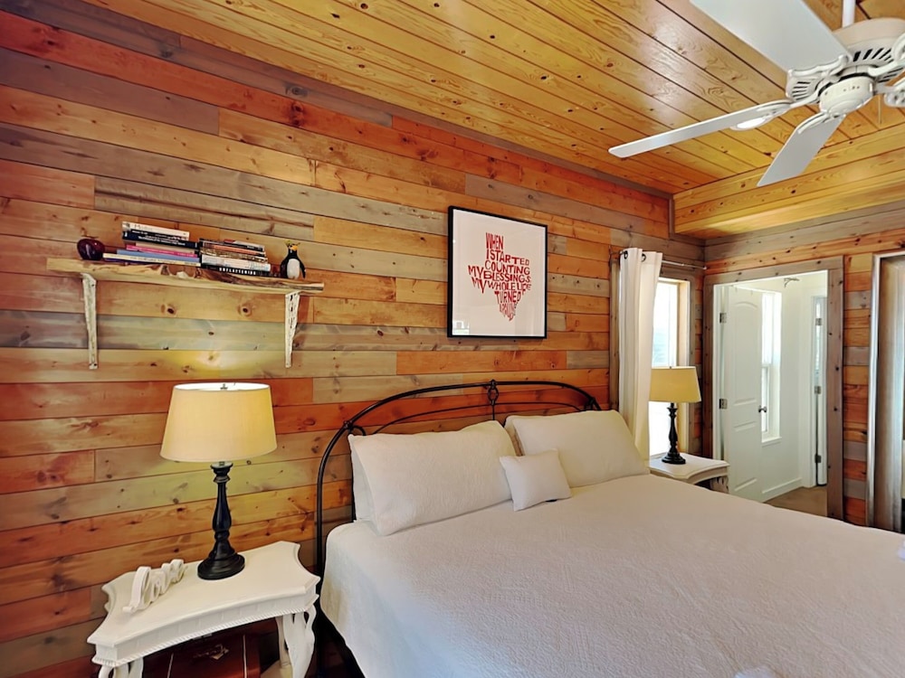 Royal Palm by Silver Sands Vacation Rentals