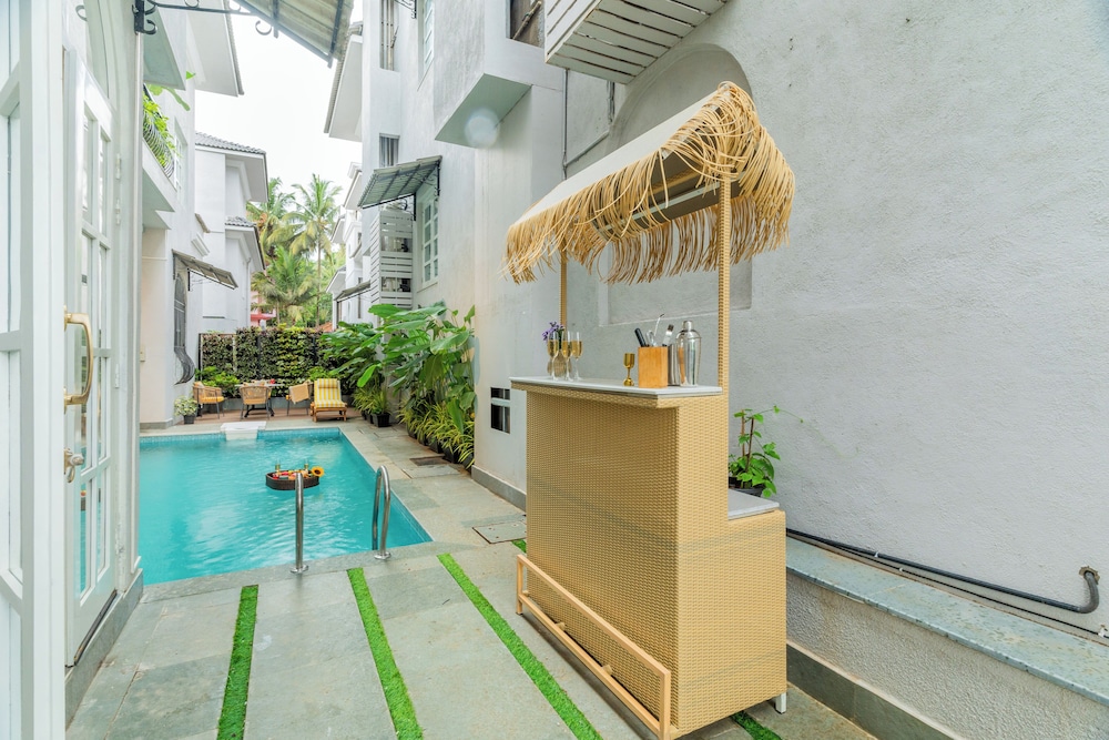 Esh Cottages Birch | Hillside 4-BHK Hideaway With Lush Garden, Common Pool, & Gaming Zone