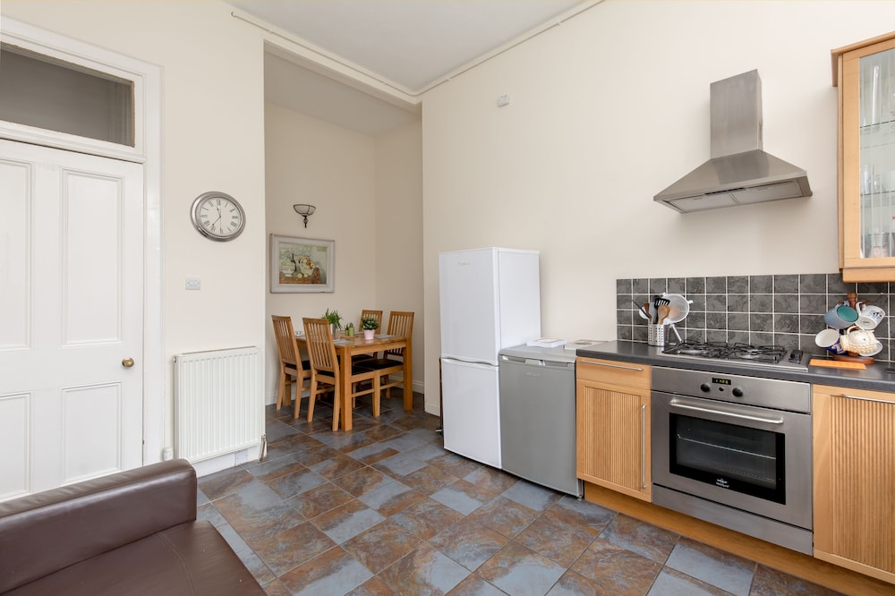Silver Lining Lochrin Terrace Apartment view 5