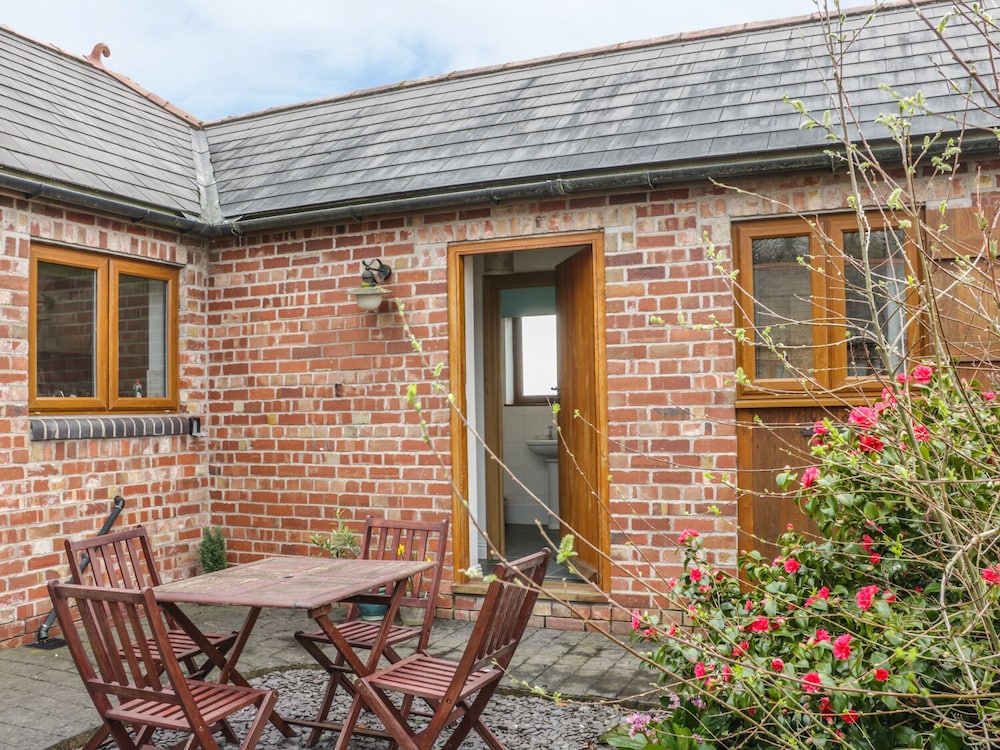 Acorn Cottage 2 view 5