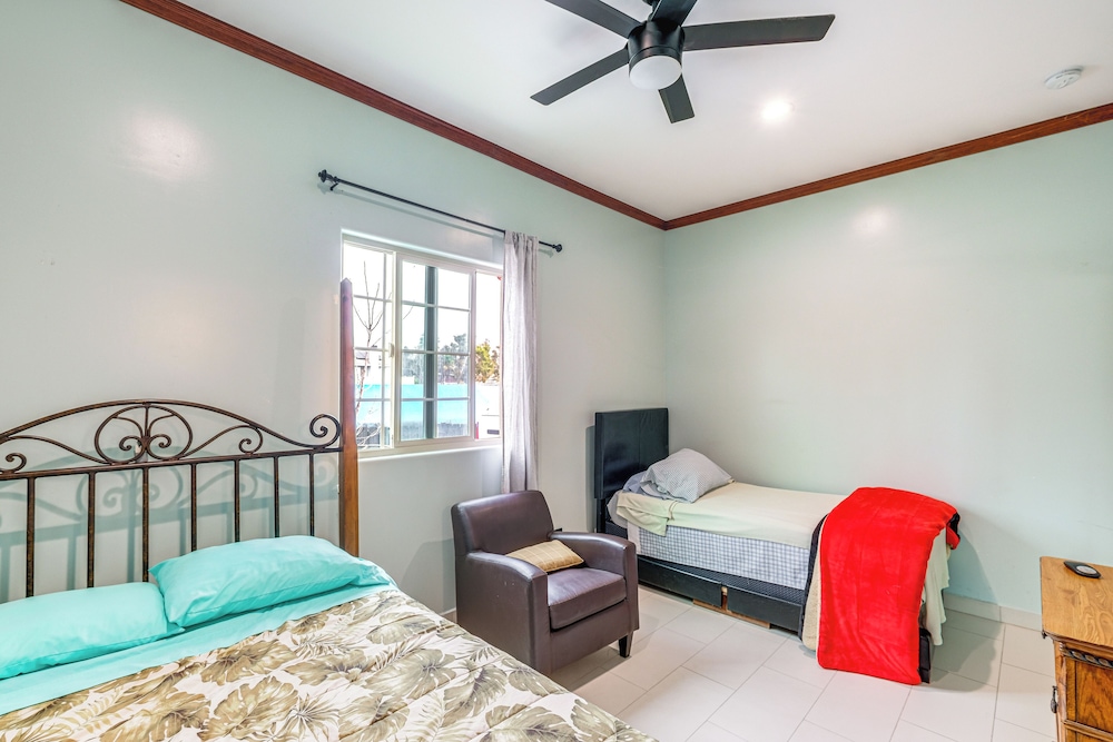 Game Room + Fire Pit: Quiet Family Home in Bonita