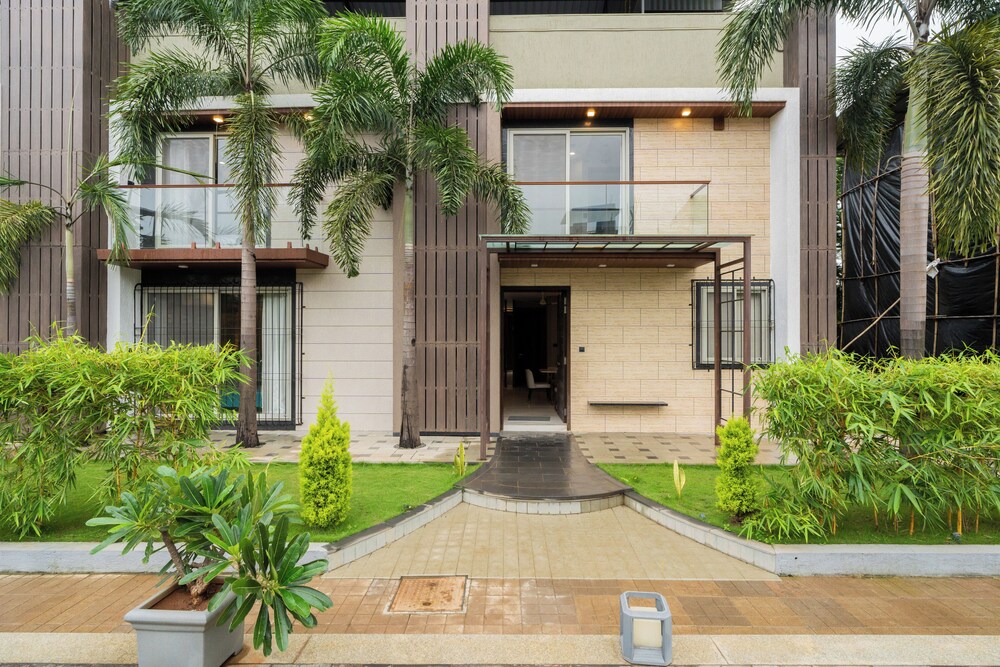 Alaya Stays - Imperial Mystara 5BHK near Khandala Hills