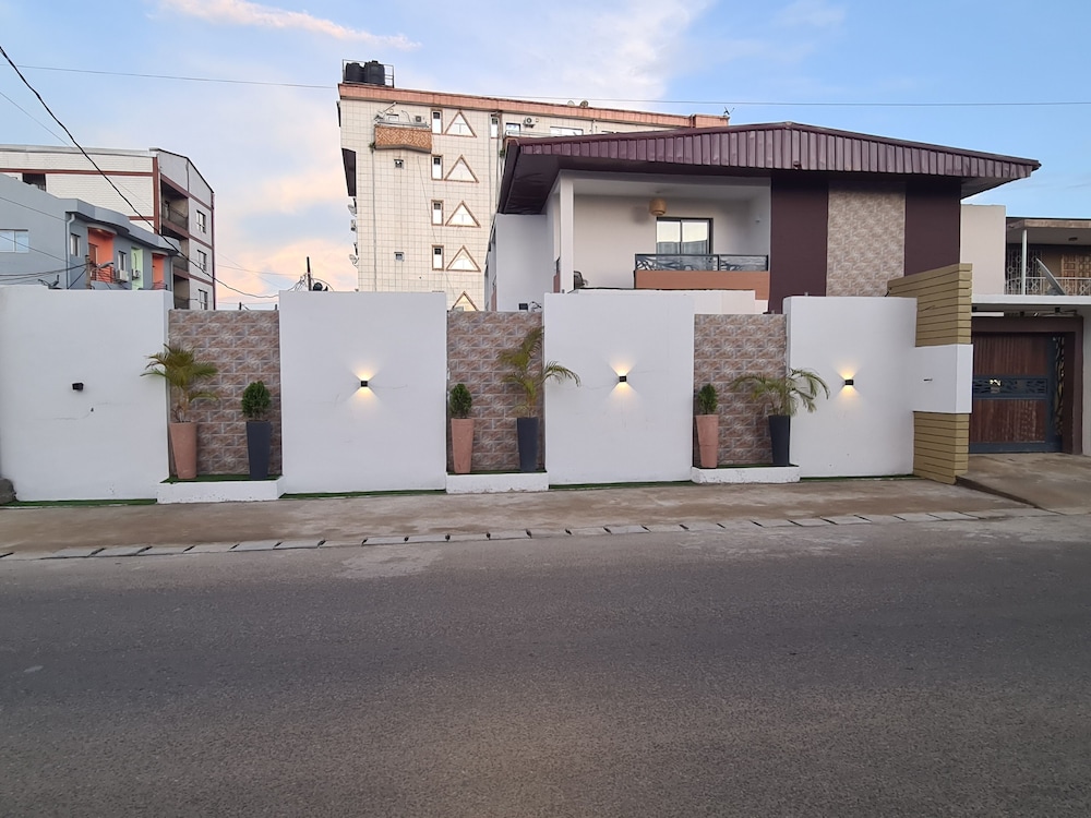 SUNA'A HOME BONAPRISO