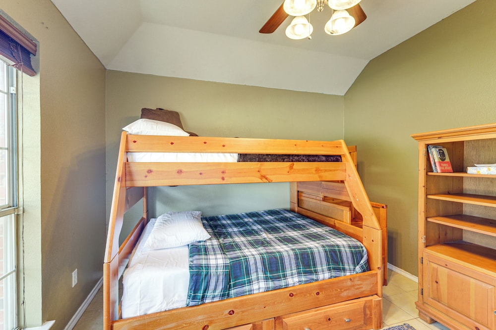 DFW Fun Awaits: Family Home in Crowley!