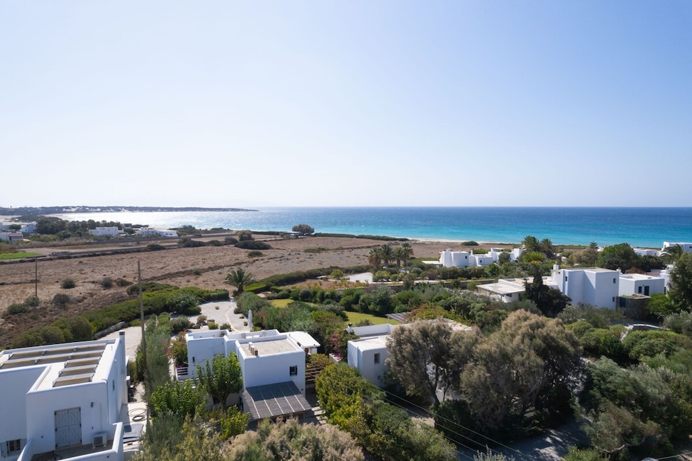 Villa Leilani 3 Bedroom Home by the Beach