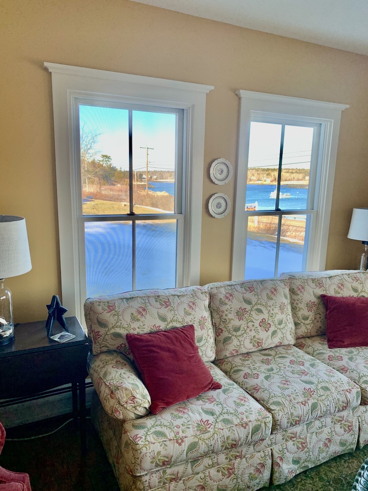 Elsa's Inn on the Harbor