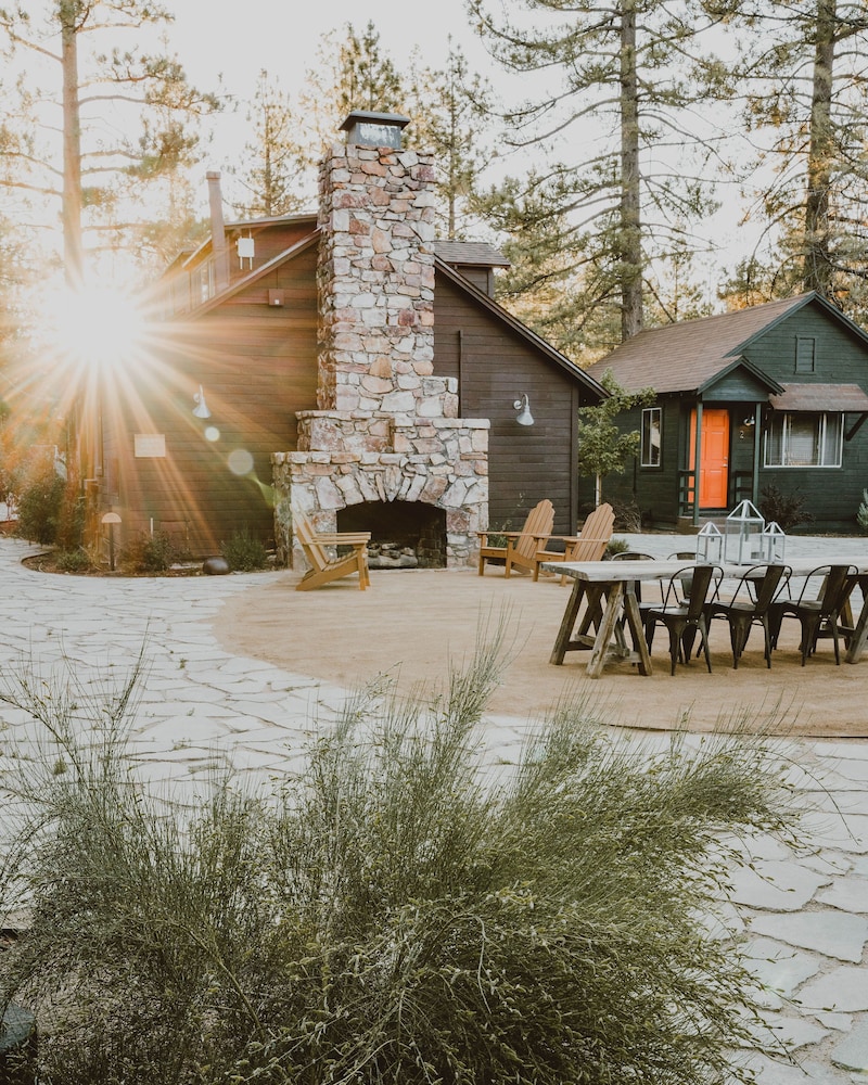 Noon Lodge at Mallard Bay
