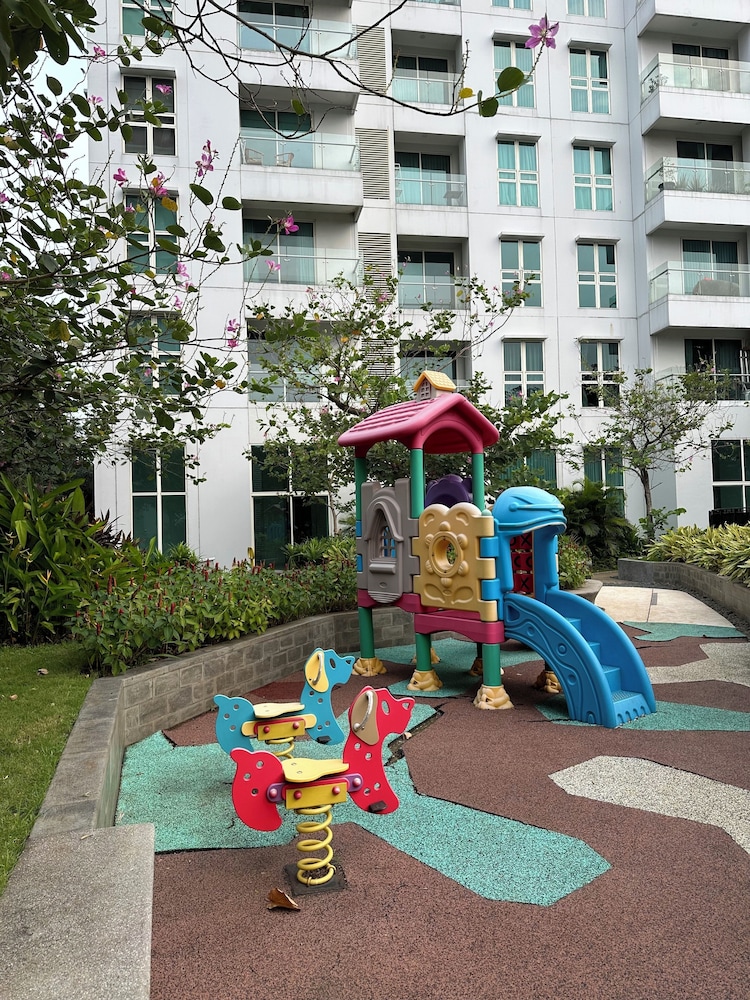 Lush Lakeside - Citra Luxury Apartments