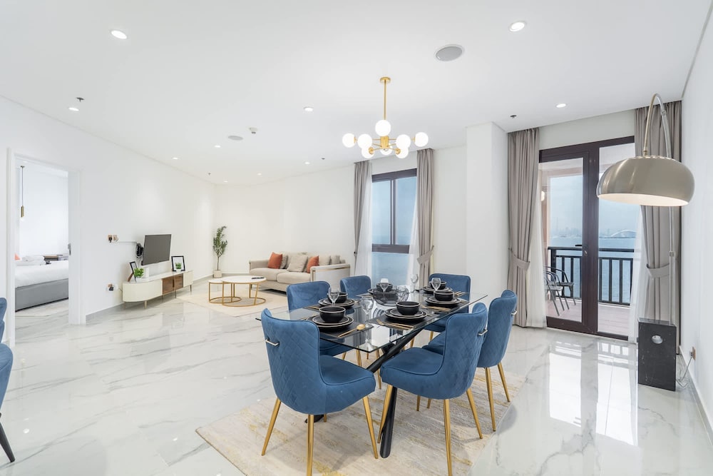 2 Bedroom With Beautiful Full Palm Waters Views