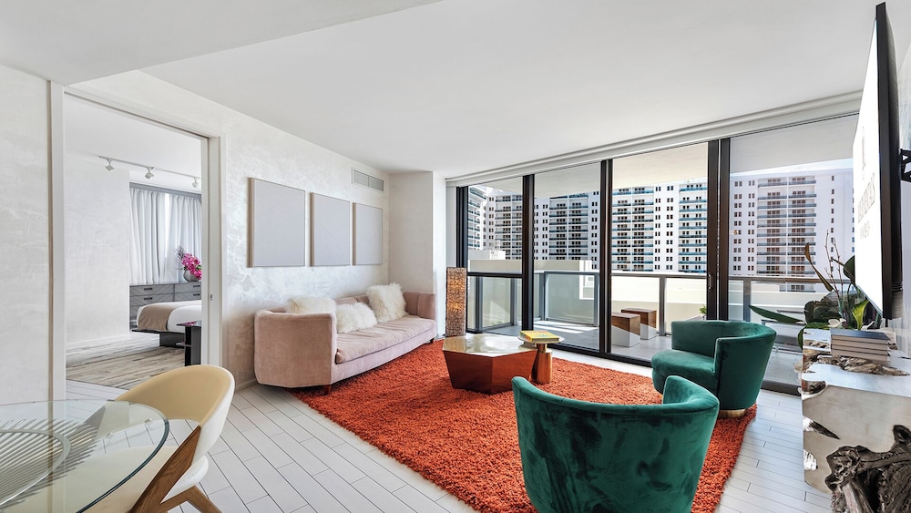 Luxury Vacation Rentals in South Beach by LRMB