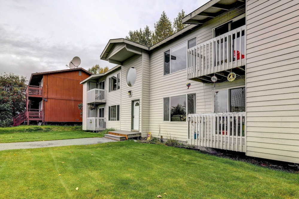 Anchorage Retreat < 5 Mi to Hilltop Ski Area! view 5
