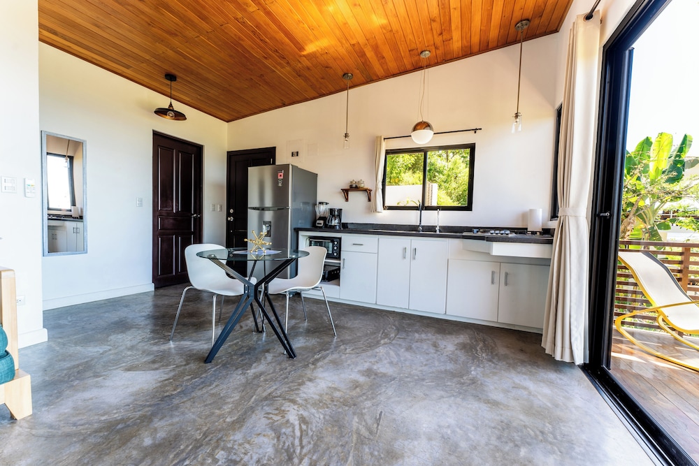Sea View Paradise Retreat by Sea N' Rent