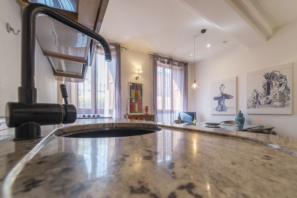 Piazza di Spagna Stylish Flat
