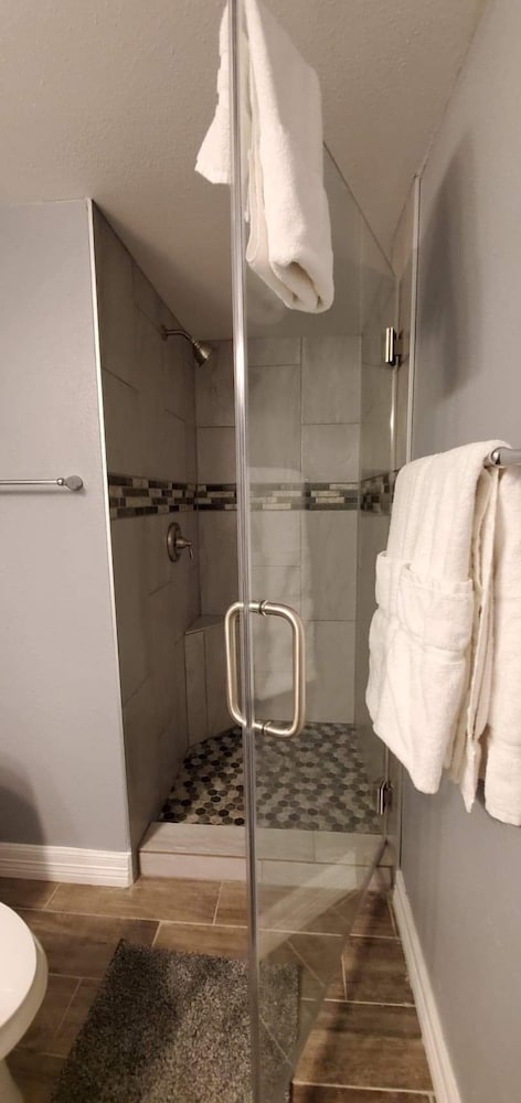 Saida Beachfront Luxe Condo Two Heated Pools 2 Bedroom Condo
