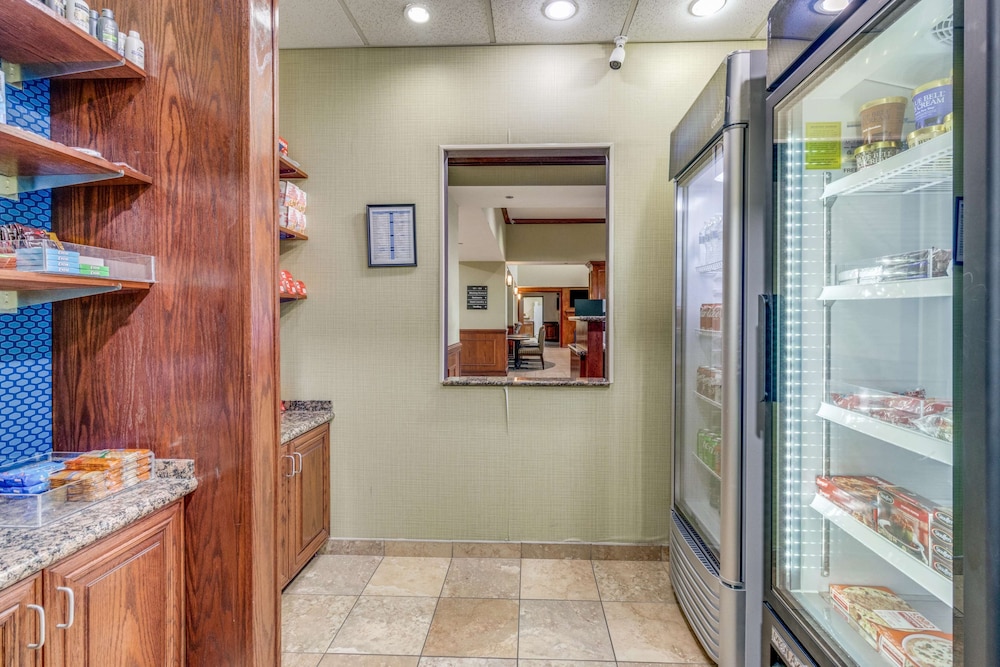 Gainesville Vacations - Hampton Inn  Suites Gainesville - Property Image 1