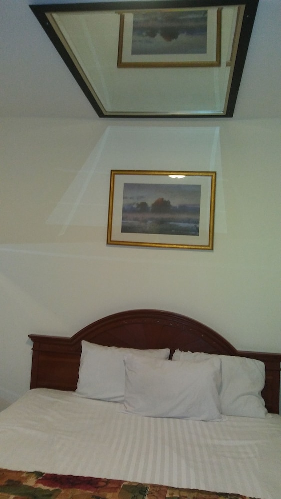 Waterbury Motel