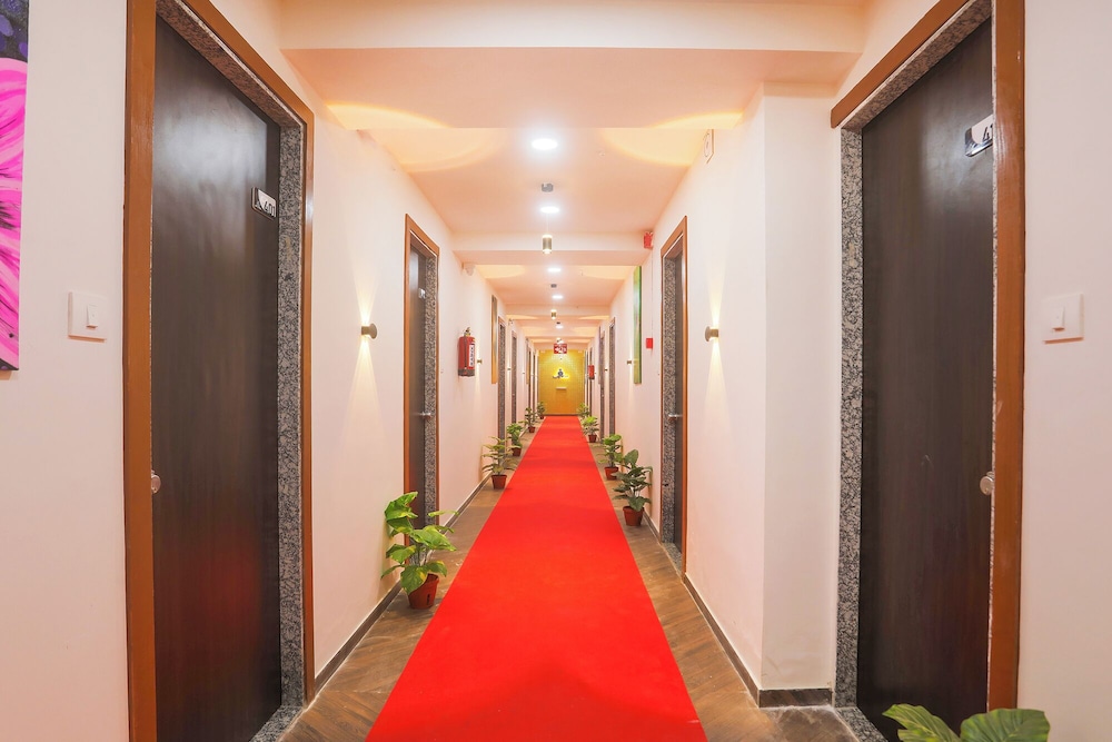 Fabhotel River View