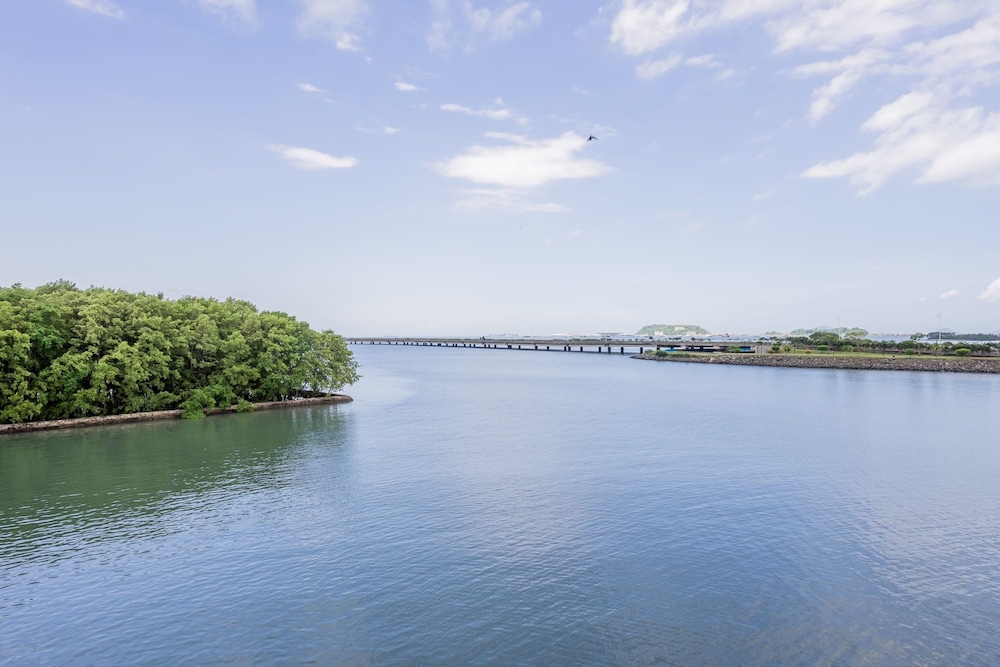 w Fantastic 1BR w Modern Balcony in Panama