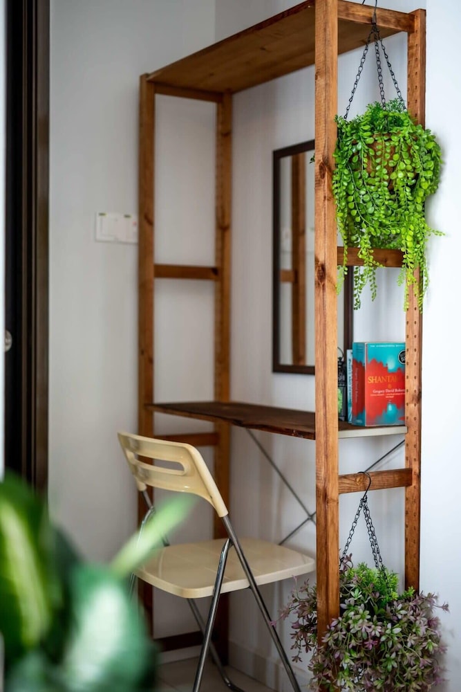 A Stylish 2BR Suite, Water Views, Free Parking