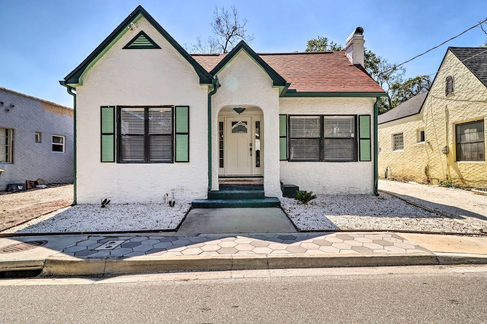 Stunning Jacksonville Getaway w/ Backyard!