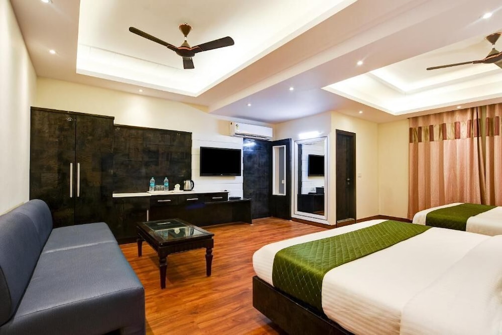 Hotel Geet Deluxe