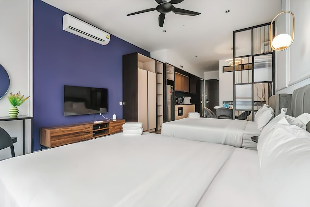 Scarletz Suites KLCC by Emily in Town