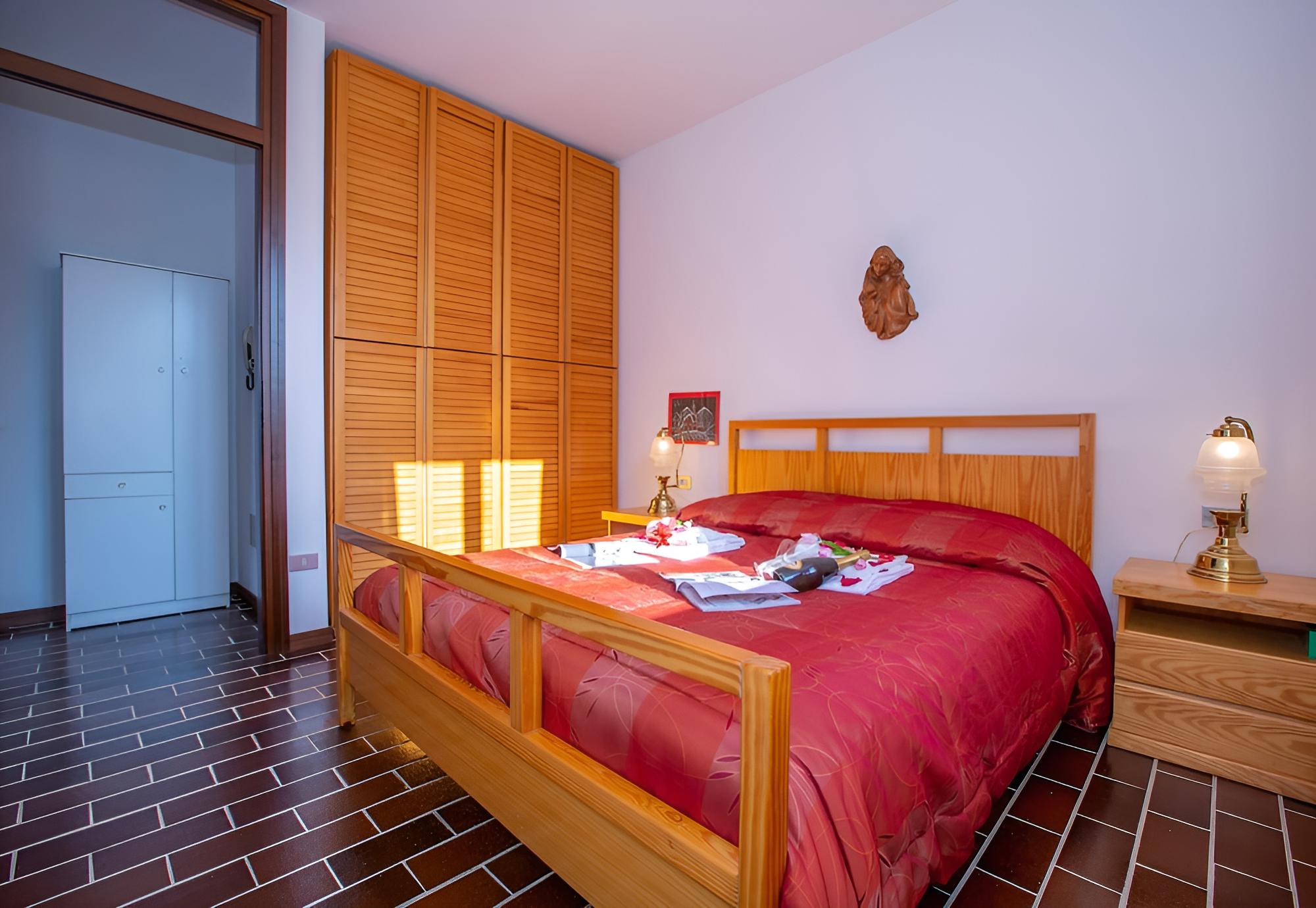 The Home of the rising Sun Park Darsena view 4