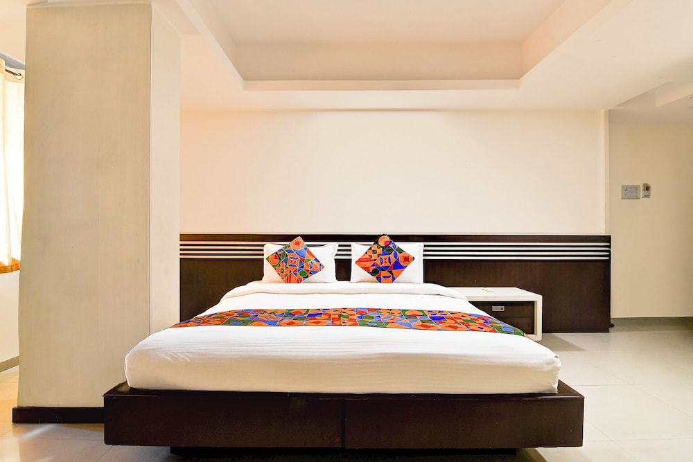 Fabhotel Park Street Inn