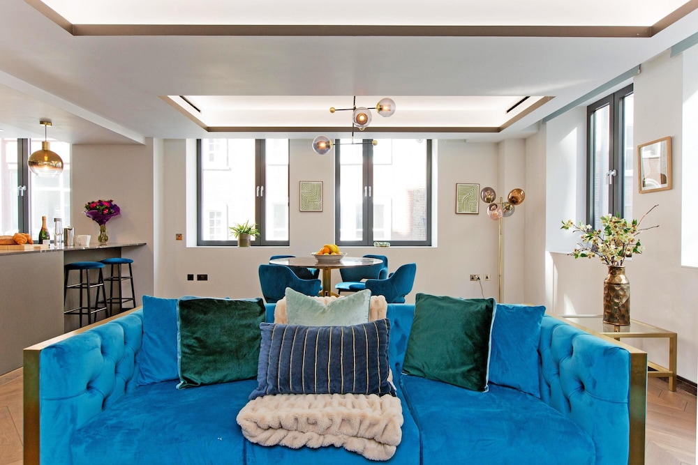 2-bed Deluxe Apt 104