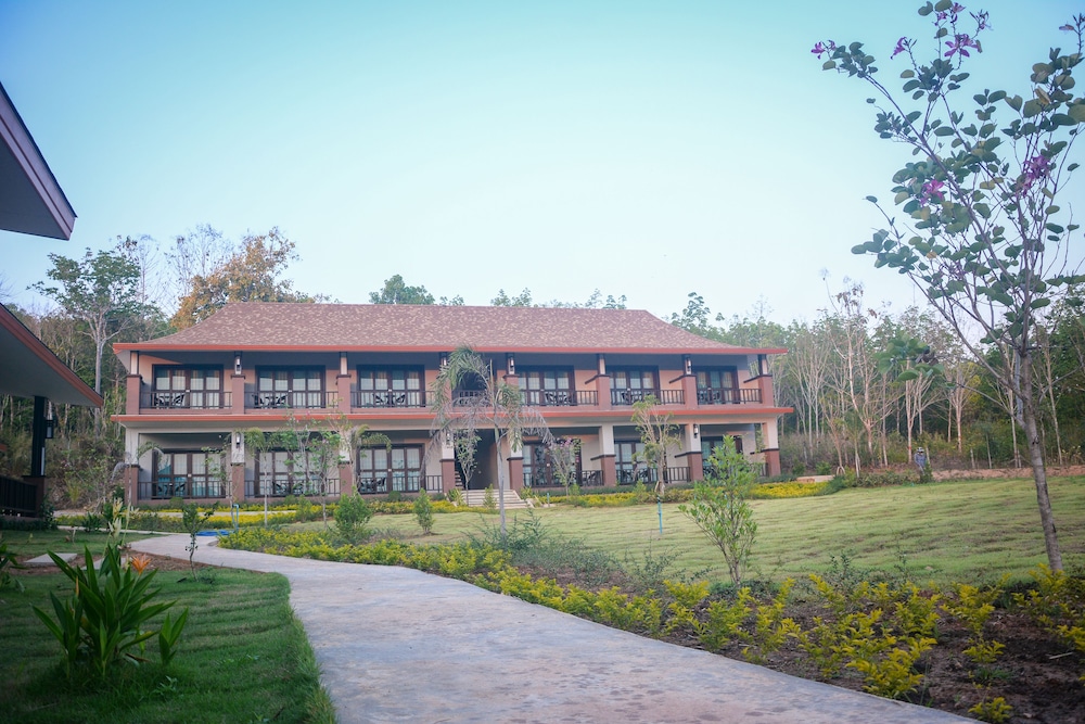 Phu Chom Mork Resort