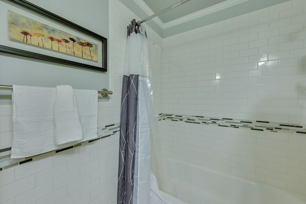 Walk to SFA Campus: Pet-friendly Nacogdoches Condo