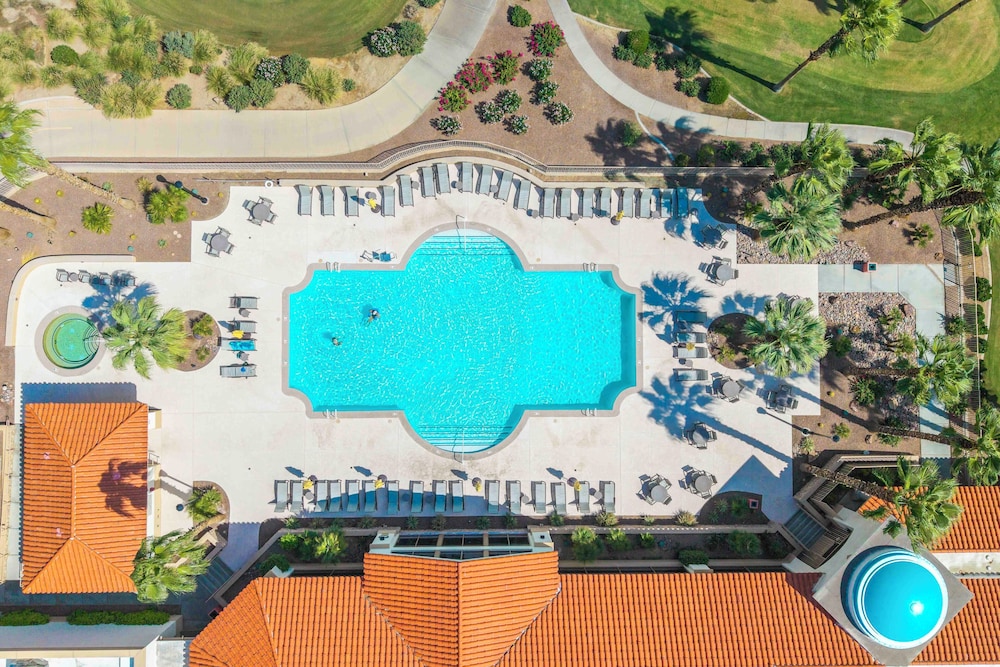 Desert Fairway Oasis