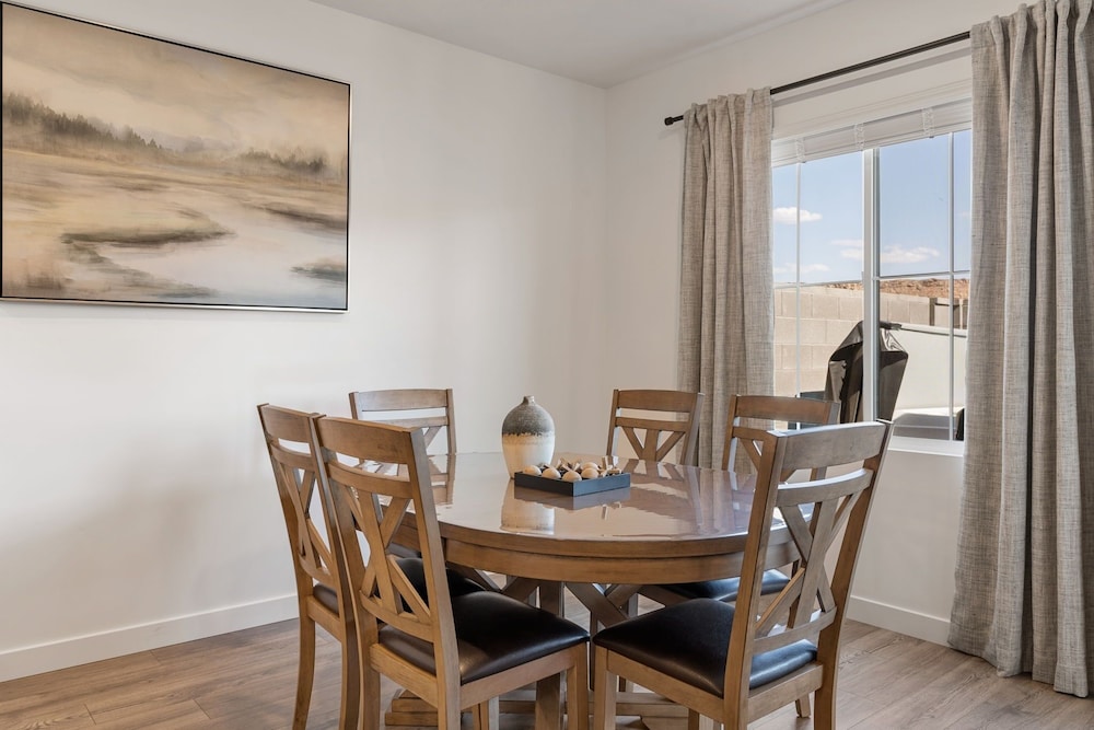 Ripple Retreat 4 Bedroom Townhouse