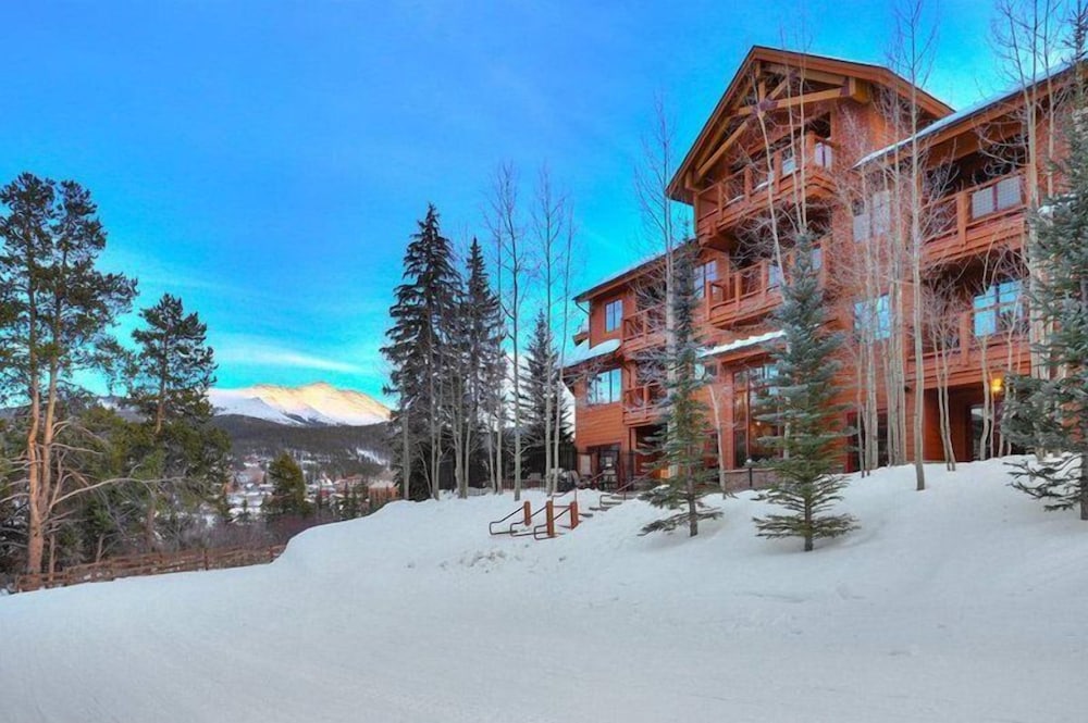 Ski-in Mountain Thunder Lodge 2 Bedroom Condo