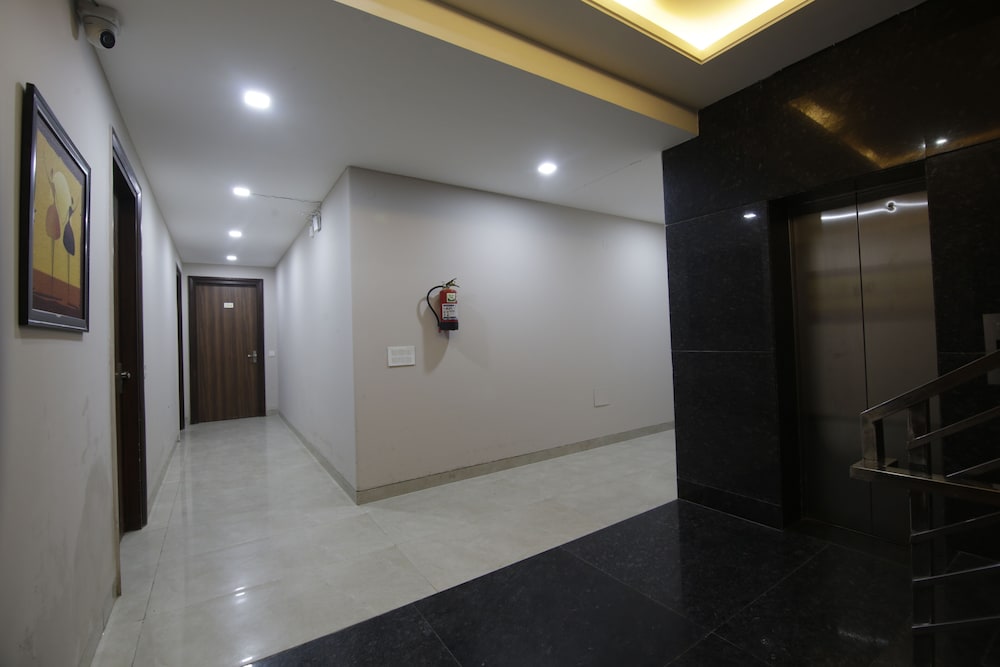 Lime Wood Stay - Studio Apartment view 2