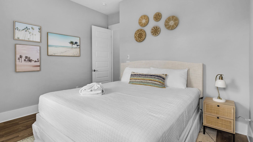 Inlet Beach Retreat With Rooftop Views, 4 Bikes + Free Attraction Tickets!
