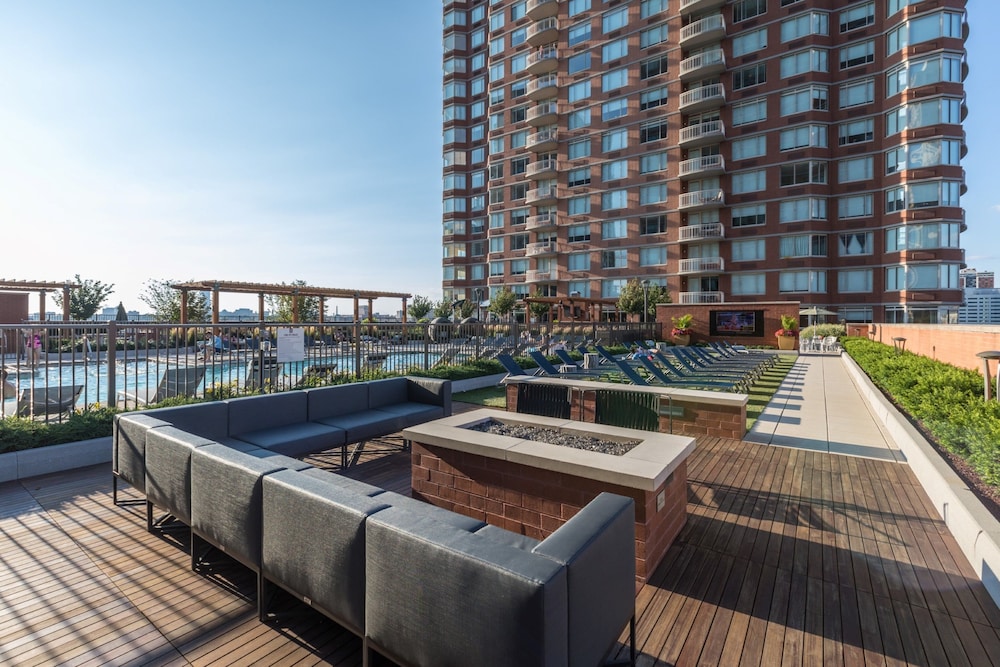 Bluebird Suites near Newport Center