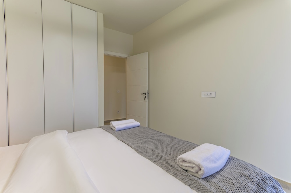 Achrafieh Gate - Modern 3-BR Apartments