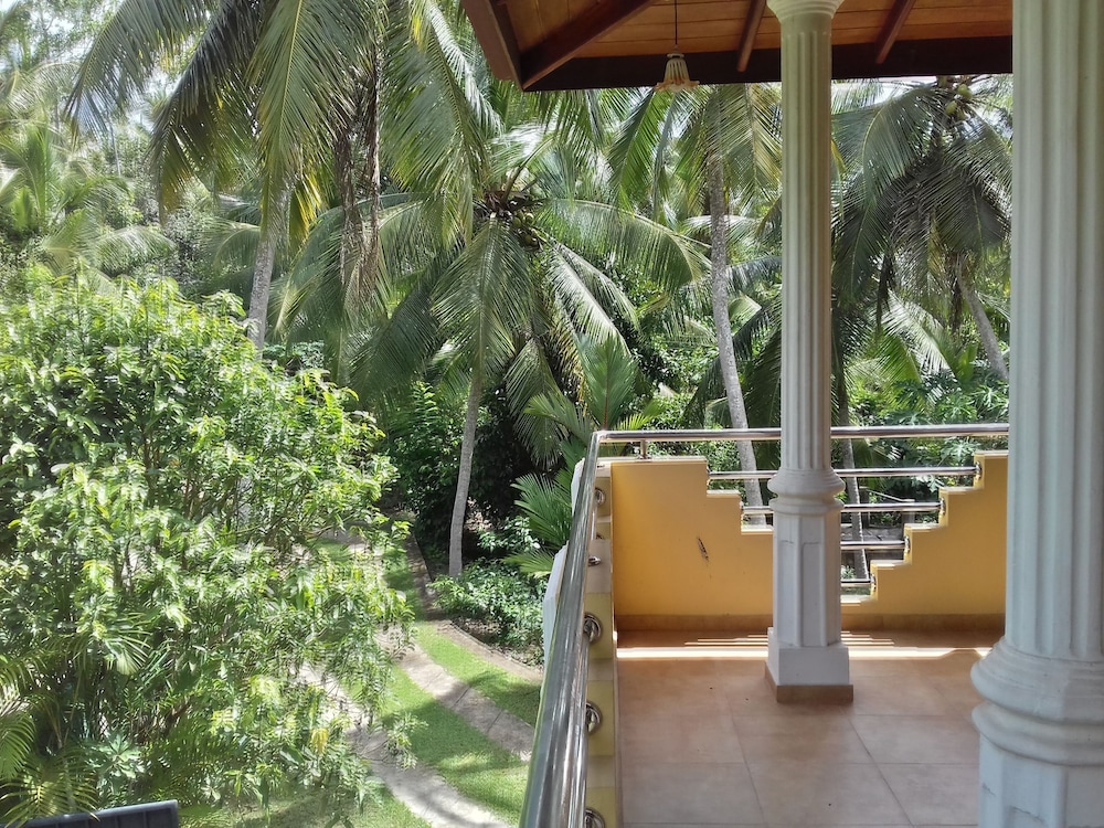 Vinses Villa in Hikkaduwa