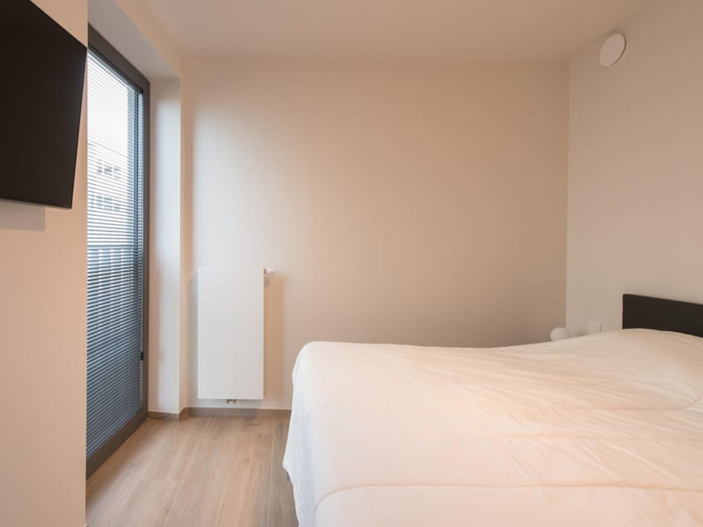 Open View Apartment by the Beach
