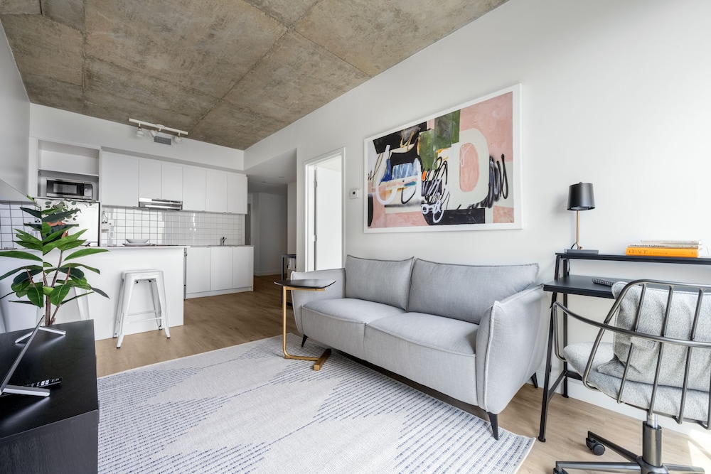 Elegant Studios and Apartments Montreal