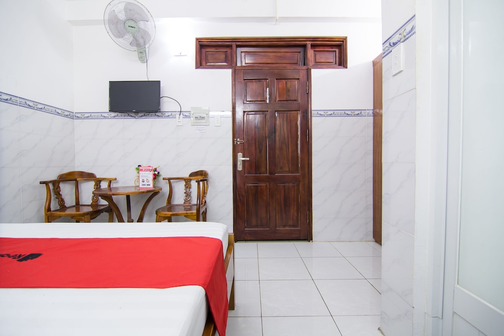 RedDoorz near Bau Cat Residence