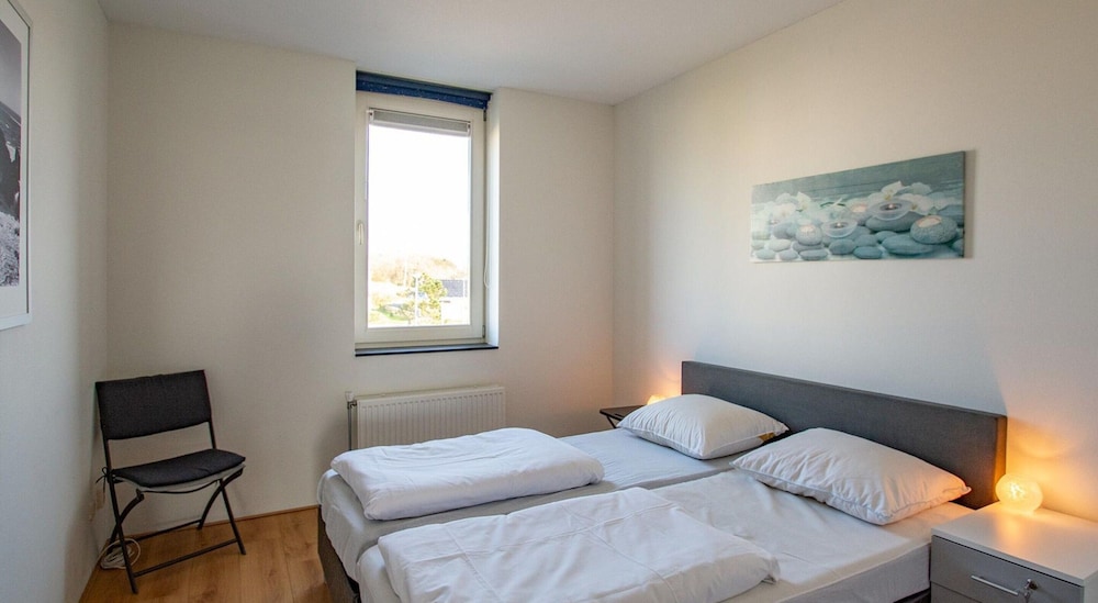 Cozy Apartment With Balcony