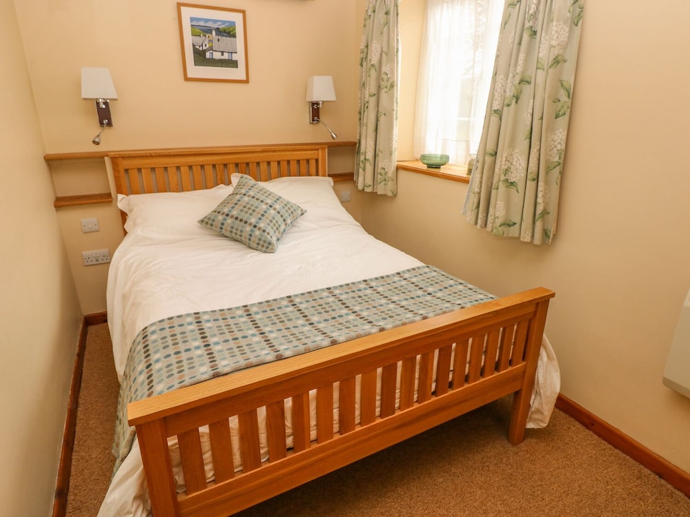 Eynons Cottage view 2